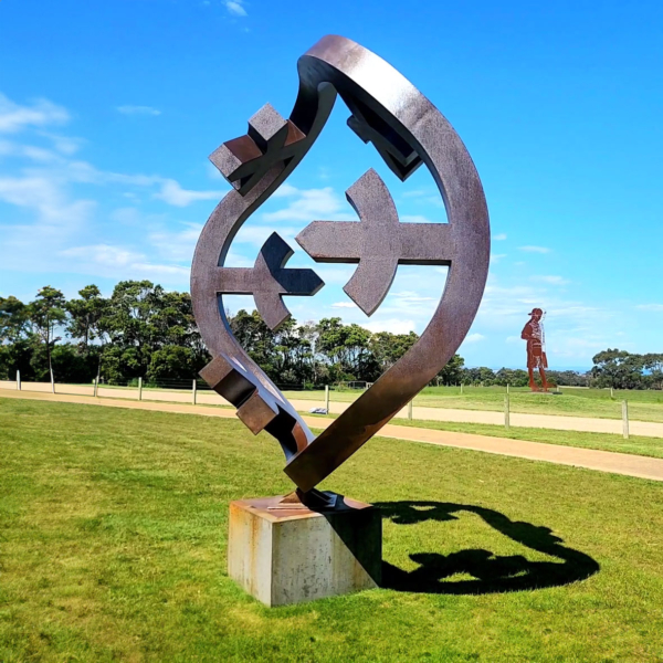 To-the-centre (Grege Johns sculpture) Outdoor sculpture