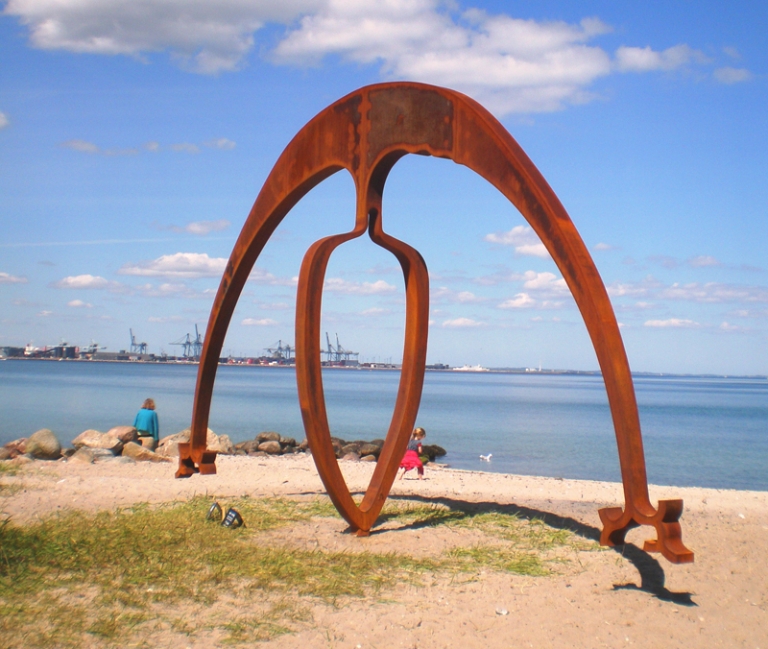 Corten Steel Landmark Sculpture – Horizon Figure VIII by Greg Johns, 290x400x70cm