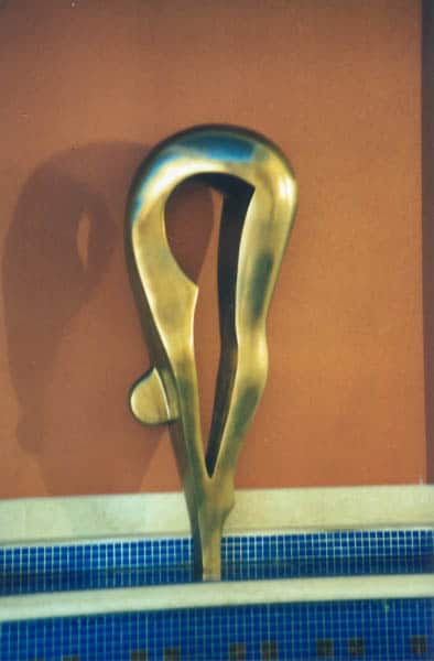 Bronze Figurative Sculpture – Eternal Youth, Diver by Larissa Smagarinsky, 140x30x30cm - view 4
