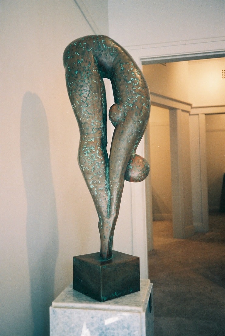 Bronze Figurative Sculpture – Eternal Youth, Diver by Larissa Smagarinsky, 140x30x30cm - view 6