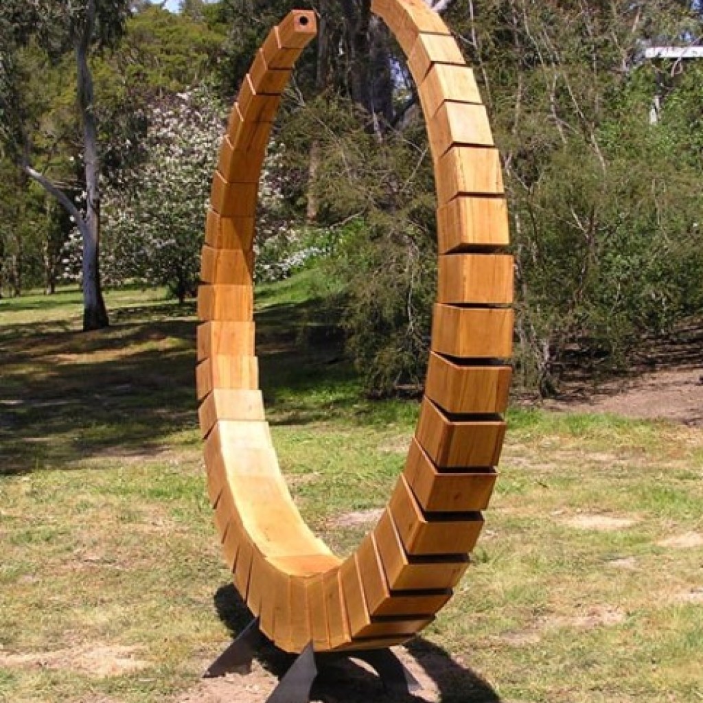 Timber Landmark Sculpture – Growth Ring, 220x220x50cm