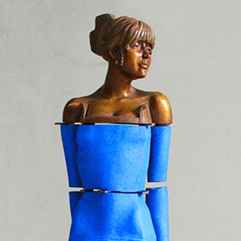 Bronze Figurative Sculpture – Super Model by Stephen Glassborow, 186x45x55cm - view 2