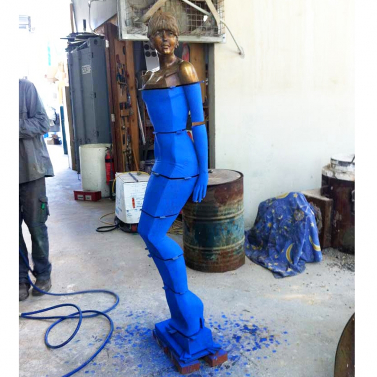 Bronze Figurative Sculpture – Super Model by Stephen Glassborow, 186x45x55cm - view 3