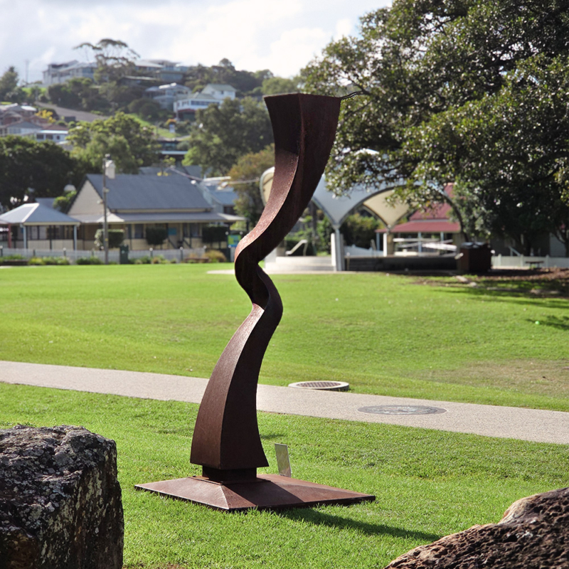 tall outdoor sculpture