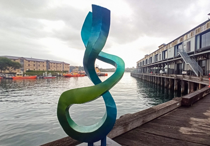 string-theory-sculpture-metal-garden-art-walsh-bay-sydney_2