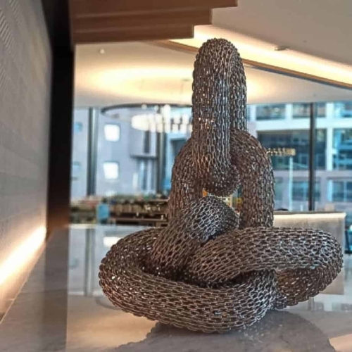 Stainless Steel Chain-Link Sculpture – Link 3 by Michael Van Dam, 75x34x34cm | ARTpark Australia