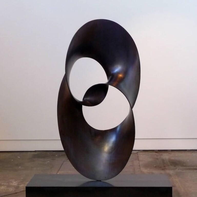 Bronze Round & Sphere Sculpture – Oscillate by Benjamin Storch, 160cm - view 2