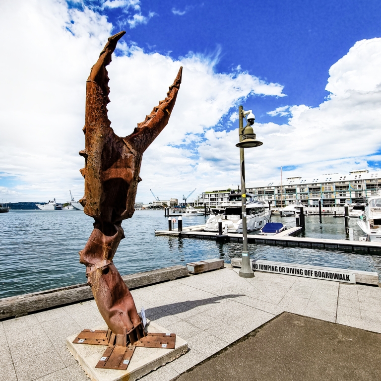 Mild Steel Crab Sculpture – Clawed by Tobias Bennett, 330x89cm - view 3