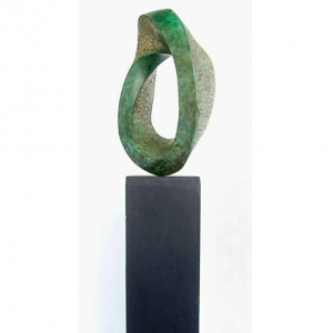 bronze plinth round sculpture