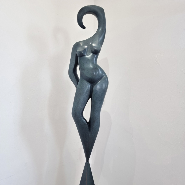 Bronze Figurative Sculpture – Modern Venus by Michael Vaynman, 176x30x26cm - view 2