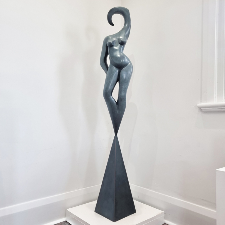Bronze Figurative Sculpture – Modern Venus by Michael Vaynman, 176x30x26cm