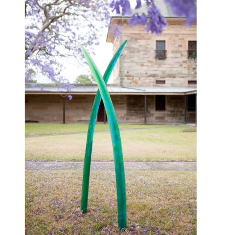 Cast Glass Abstract Sculpture – New Fronds by Sallie Portnoy, 220x25cm - view 3
