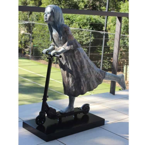 Bronze Figurative Sculpture – Scoot by Mela Cooke, 102x87x34cm | ARTpark Australia