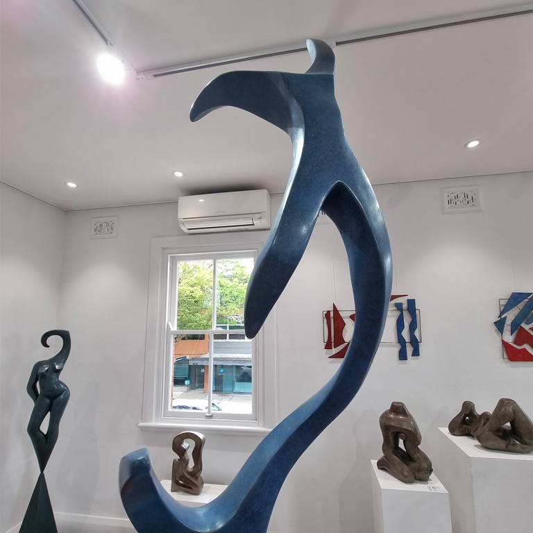 Bronze Figurative Sculpture – Up Up & Away by Michael Vaynman, 228cm - view 7