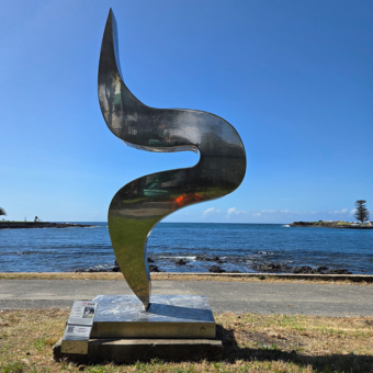 Stainless Steel Sculpture – River Bend by Stephen Coburn, 240x110x110cm | ARTpark Australia