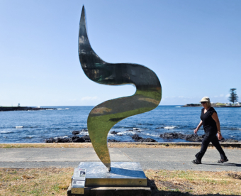 Stainless Steel Sculpture – River Bend by Stephen Coburn, 240x110x110cm | ARTpark Australia