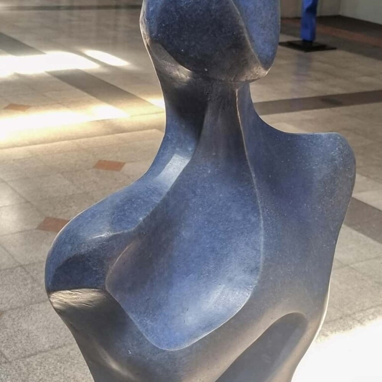 Bronze Figurative Sculpture – Who Else But Woman by Margaret Sheridan, 175x50x40cm - view 3