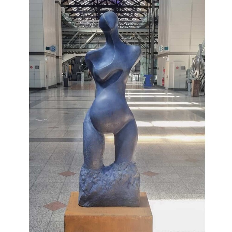 Bronze Figurative Sculpture – Who Else But Woman by Margaret Sheridan, 175x50x40cm - view 4