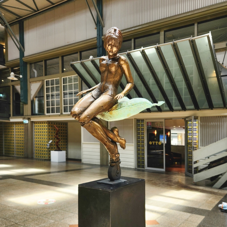 Bronze Figurative Sculpture – Soft Landing by Stephen Glassborow, 180x50x55cm - view 3