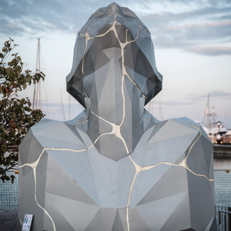 Aluminium Landmark Sculpture – Kin by Edison Chen, 300x200x200cm - view 5