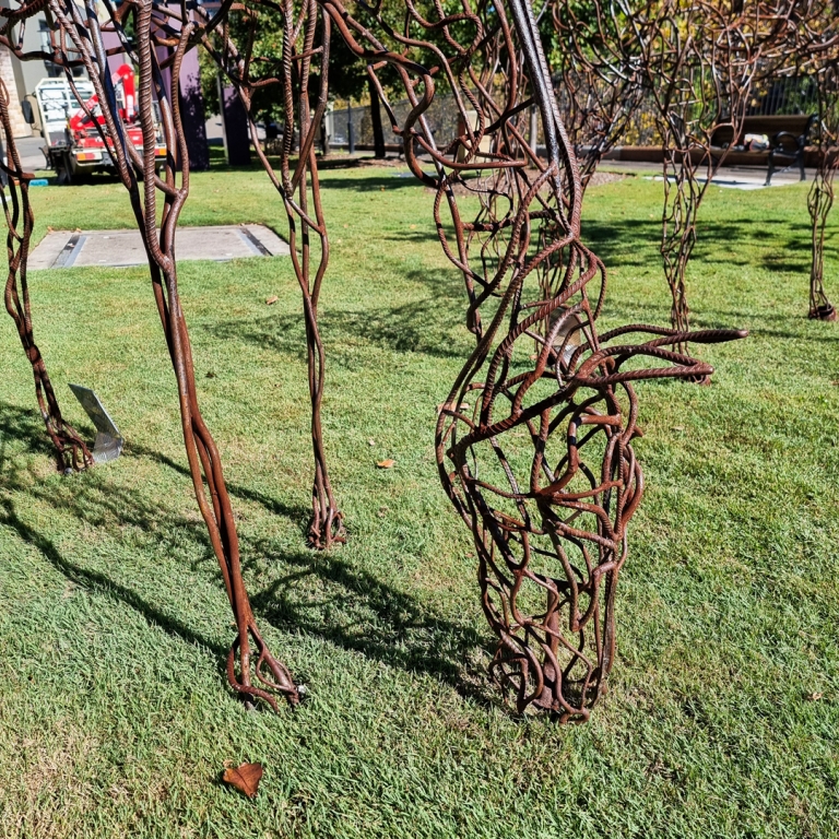 King & Willow by Mark Niglia - Fabricated steel animal garden sculpture, 2.4m & 2.0m H - view 6