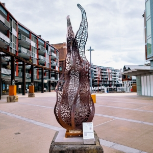 leaf sculpture metal garden art