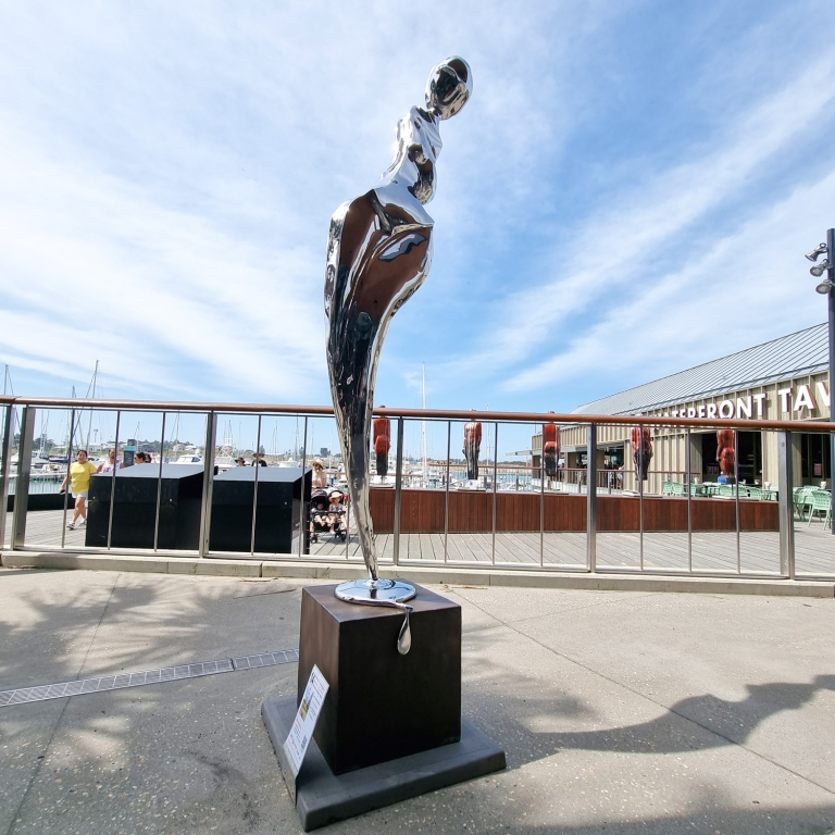 Bathing Woman-Swaying 2.6m by Hugh McLachlan - Stainless steel garden sculpture - view 2