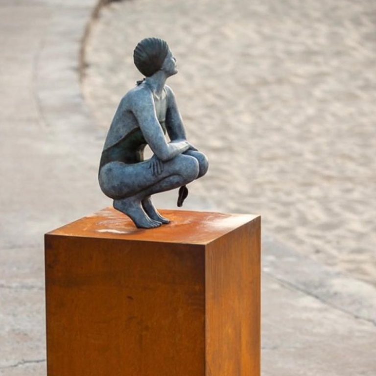 Bronze Figurative Sculpture – Halycon Days by Mela Cooke, 70x31x37cm