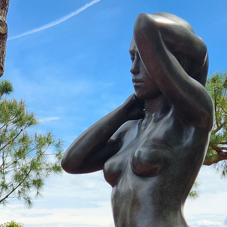 Bronze Figurative Sculpture – Stepping Bather by Phillip Piperides, 165x40x30cm - view 4