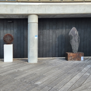 outdoor horse sculpture in stainless steel