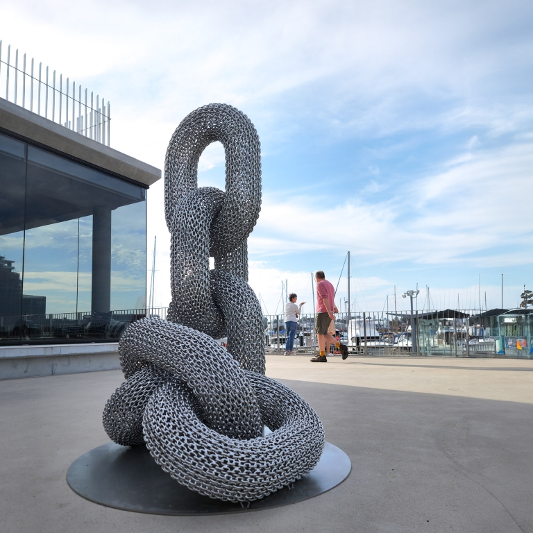 Stainless Steel Chain-Link Sculpture – Link 6 by Michael Van Dam, 185x100x100cm - view 4
