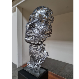 dhahir head face sculpture