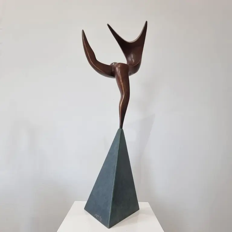 Bronze Figurative Sculpture – Leap by Michael Vaynman, 58x26x15cm - view 3