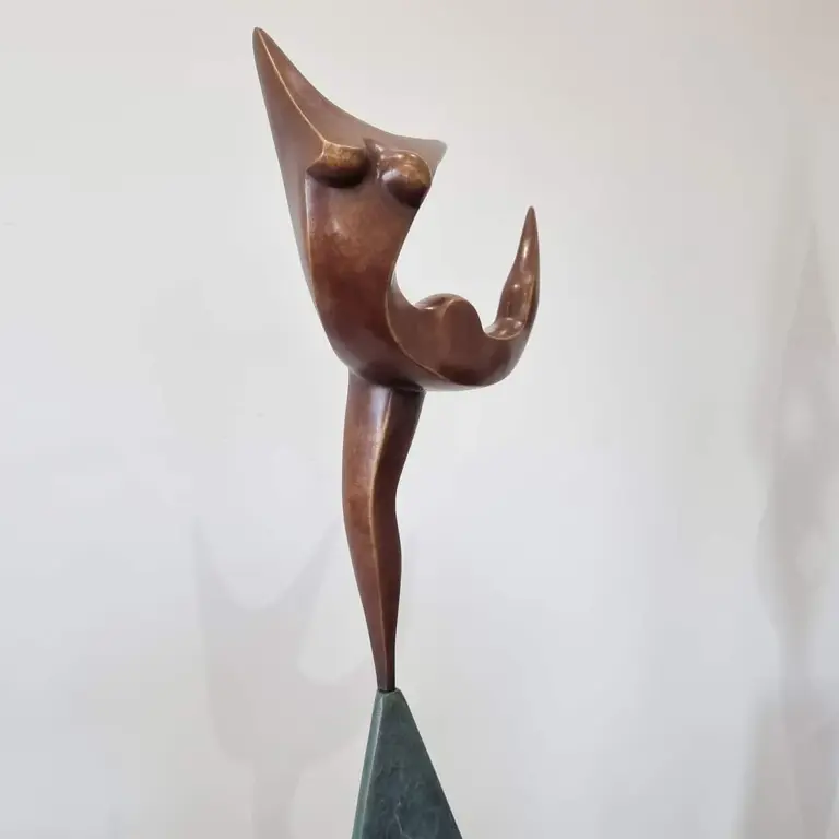 Bronze Figurative Sculpture – Leap by Michael Vaynman, 58x26x15cm - view 5