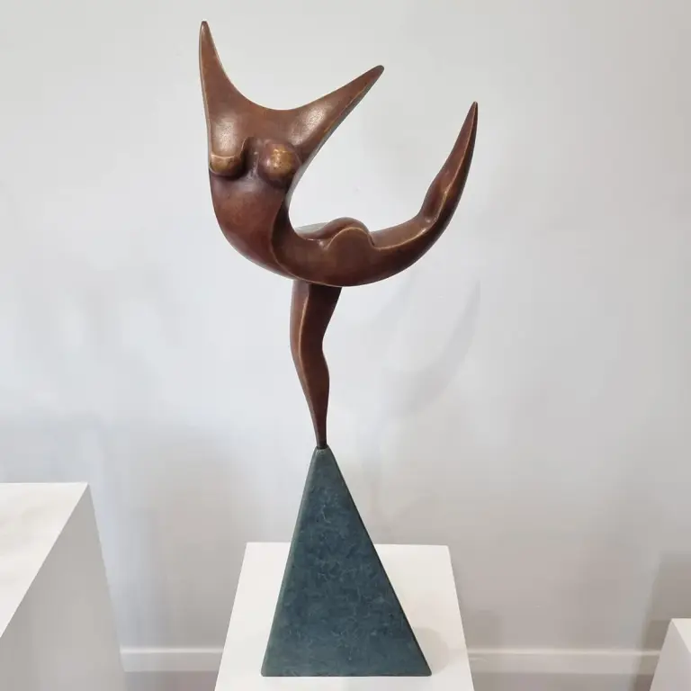Bronze Figurative Sculpture – Leap by Michael Vaynman, 58x26x15cm - view 6