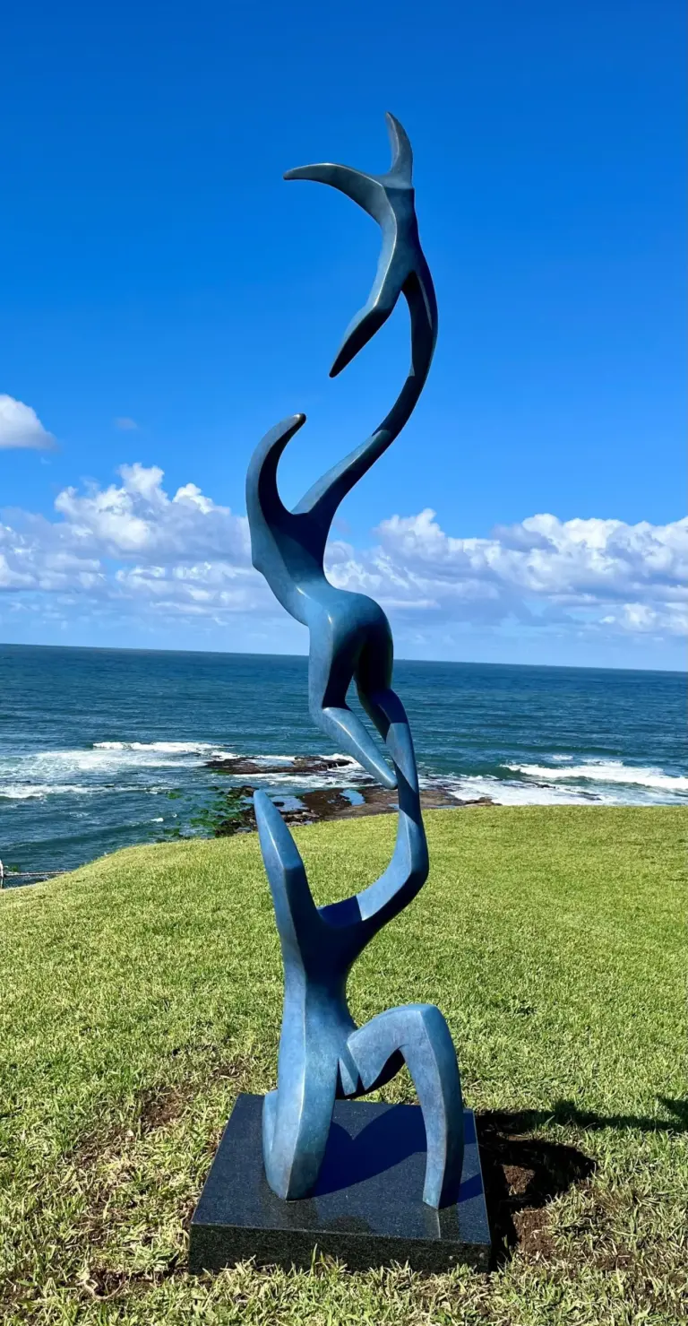 Bronze Figurative Sculpture – Up, Up and Away by Michael Vaynman, 220x56x40cm - view 4