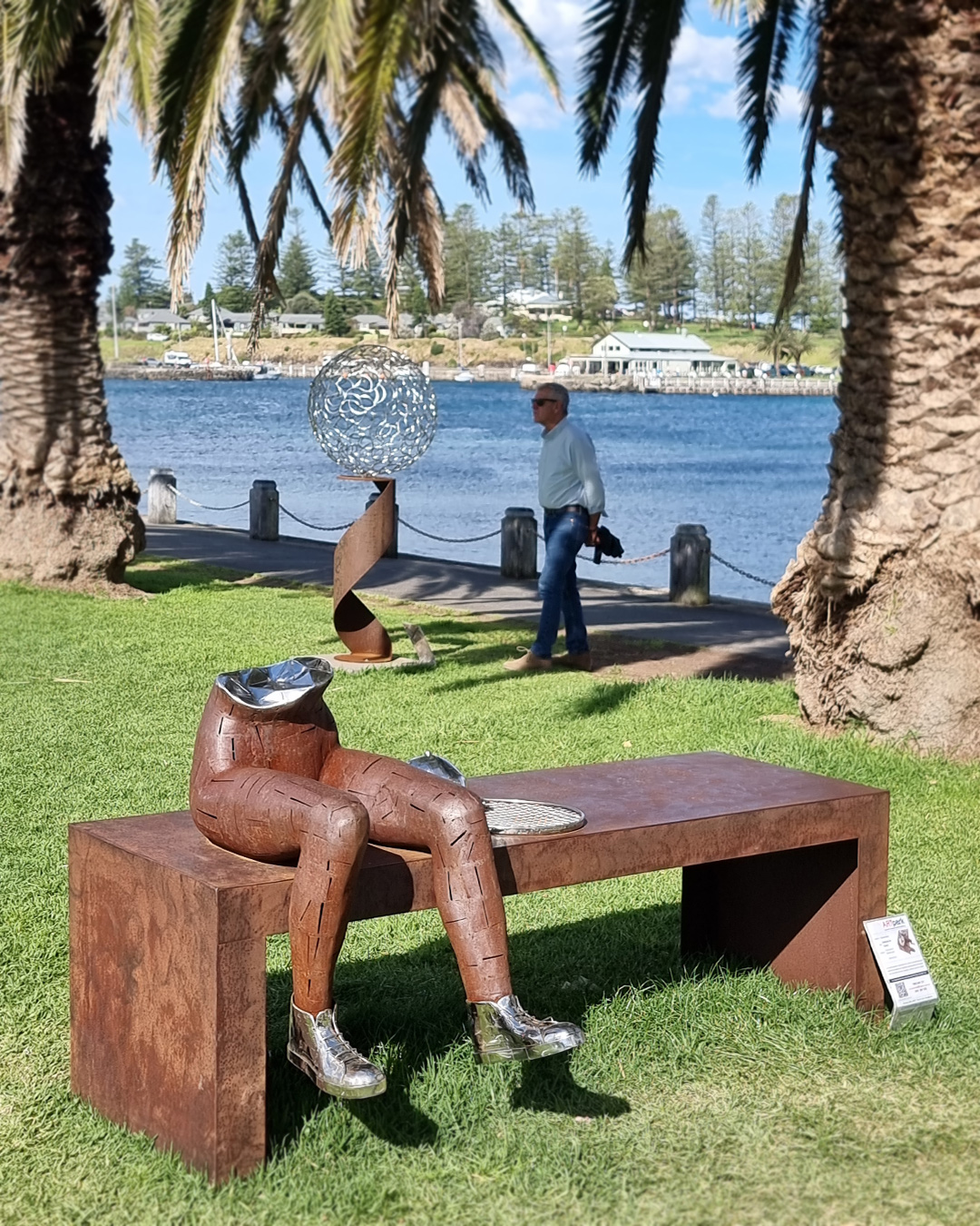 tennnis outdoor sculpture