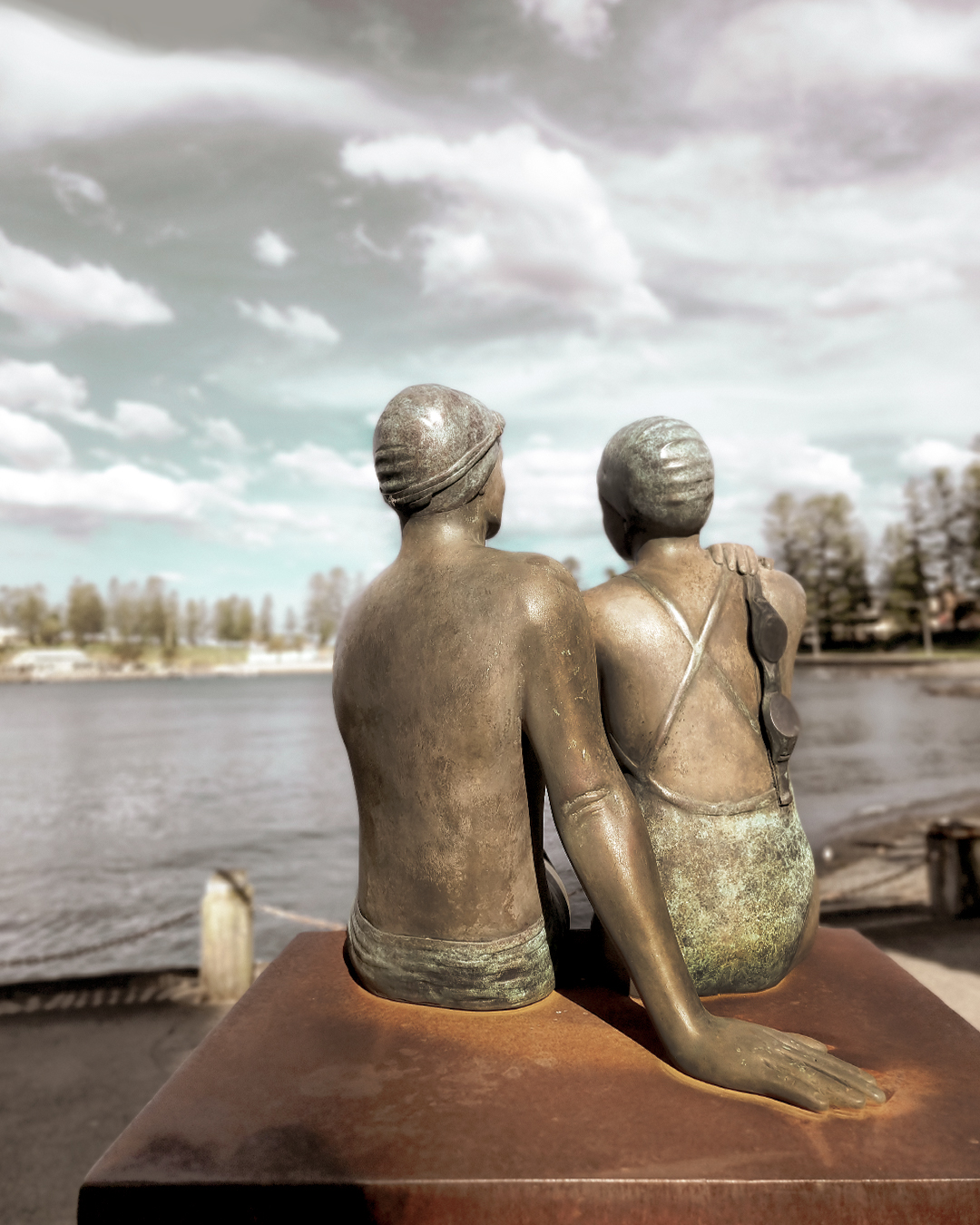 mela cooke swimmer sculpture