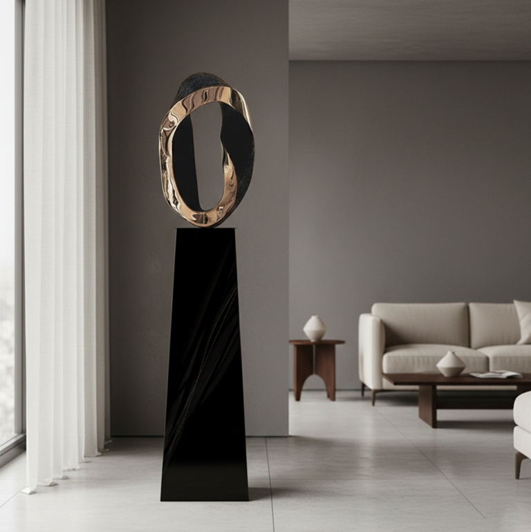 Bronze Abstract Sculpture – Mobius Curve by Robin Holliday, 60x37x32cm