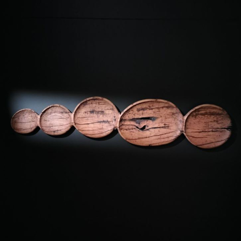 Tre Hermanas I by Lucas Guilbert - Timber abstract interior sculpture - view 3