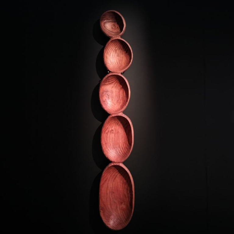 Tre Hermanas III by Lucas Guilbert - Timber abstract interior sculpture - view 4