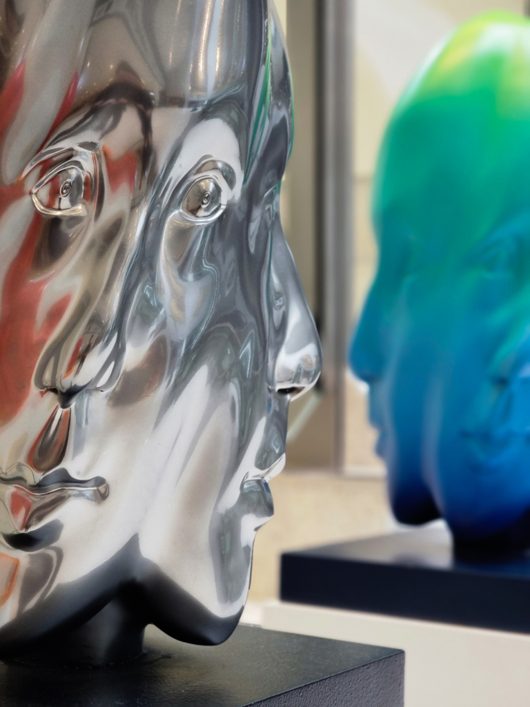 Fibreglass Figurative Sculpture – Woman by Sonia Payes, 60cm - view 2