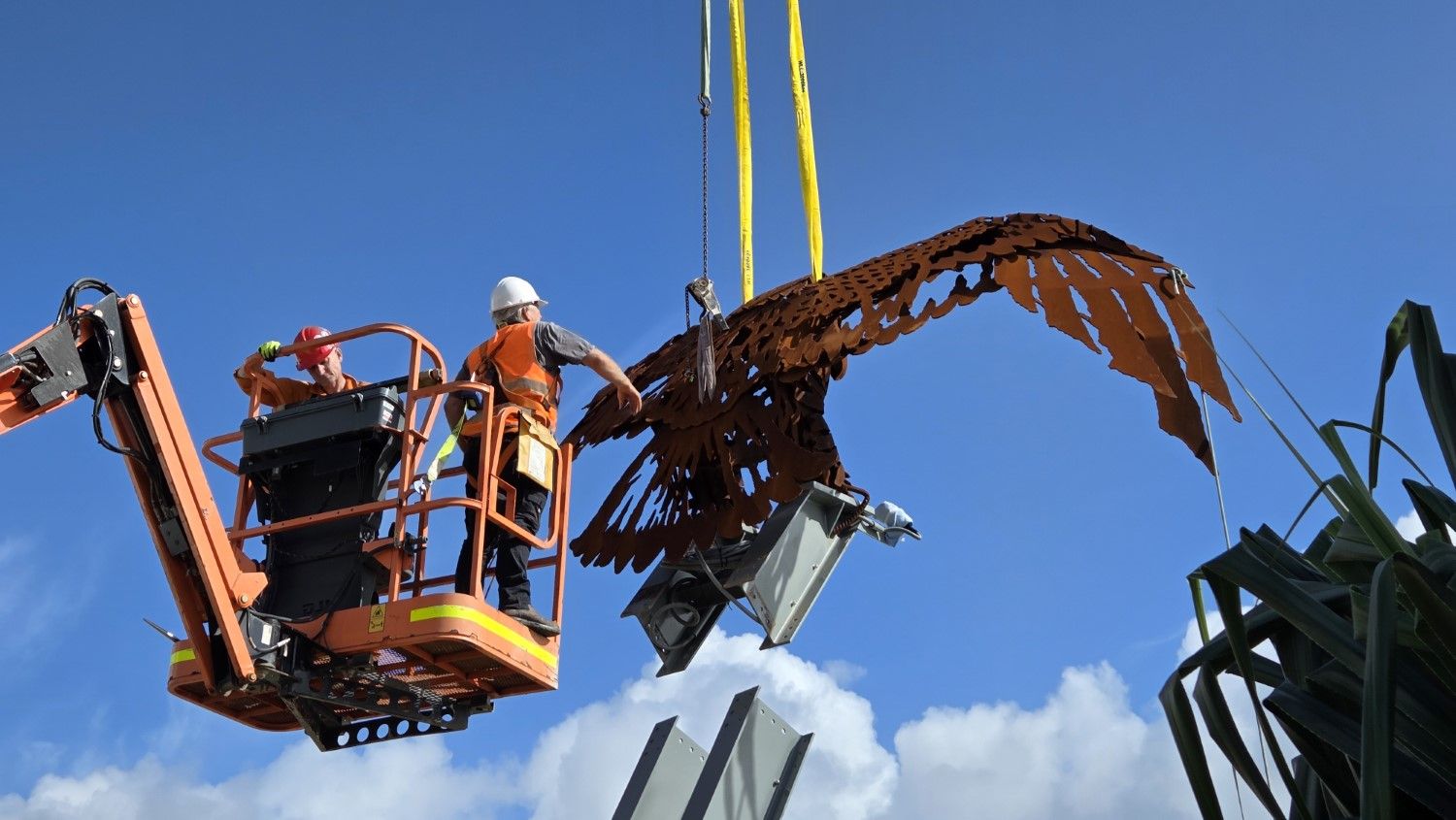 Kirra Sea Eagle replica, 1,796 kg with a 4.5 m wingspan, being lifted by crane into place on Kirra Hill, Gold Coast